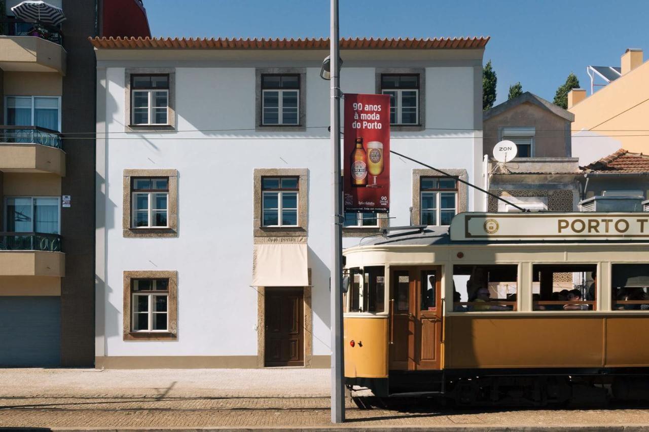 Duas Portas Townhouse Bed & Breakfast Porto Exterior photo